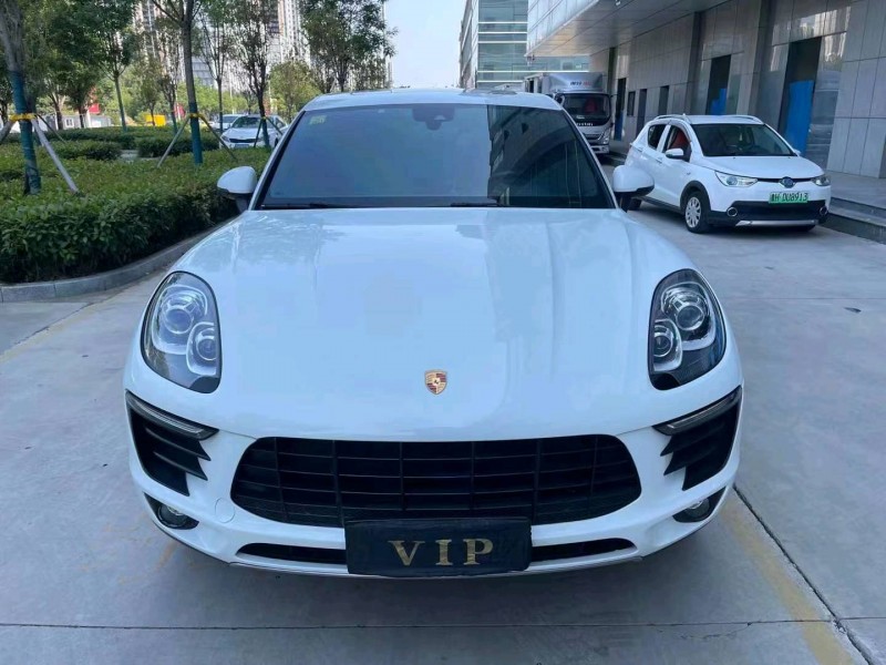 枣庄17年保时捷Macan1