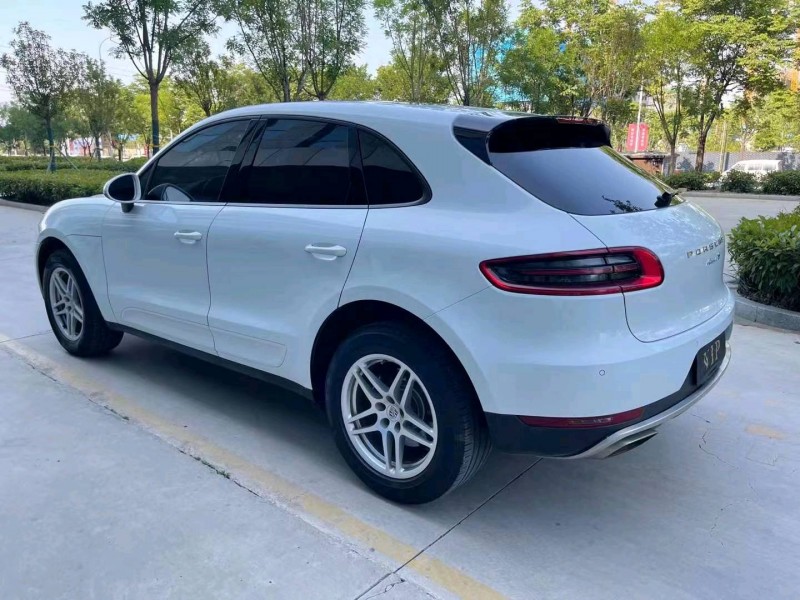 枣庄17年保时捷Macan5