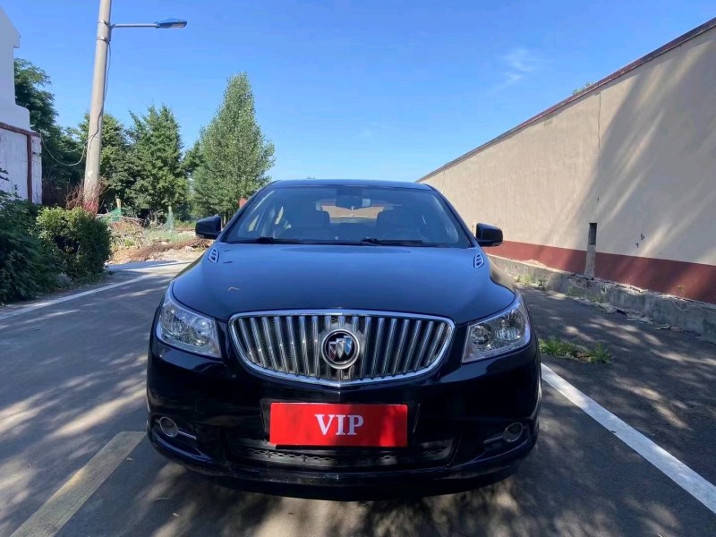 青岛12年别克君越1