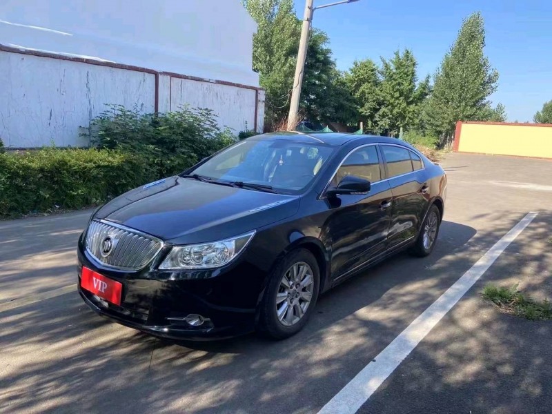 青岛12年别克君越2