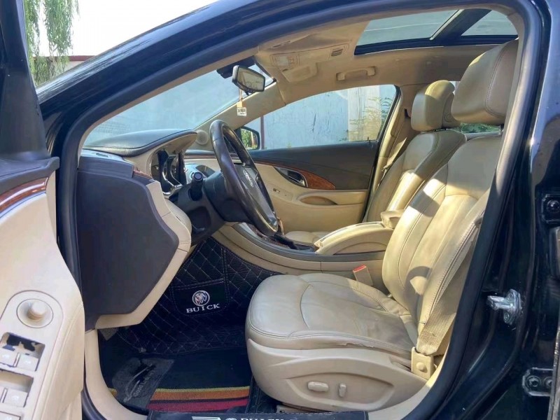 青岛12年别克君越5