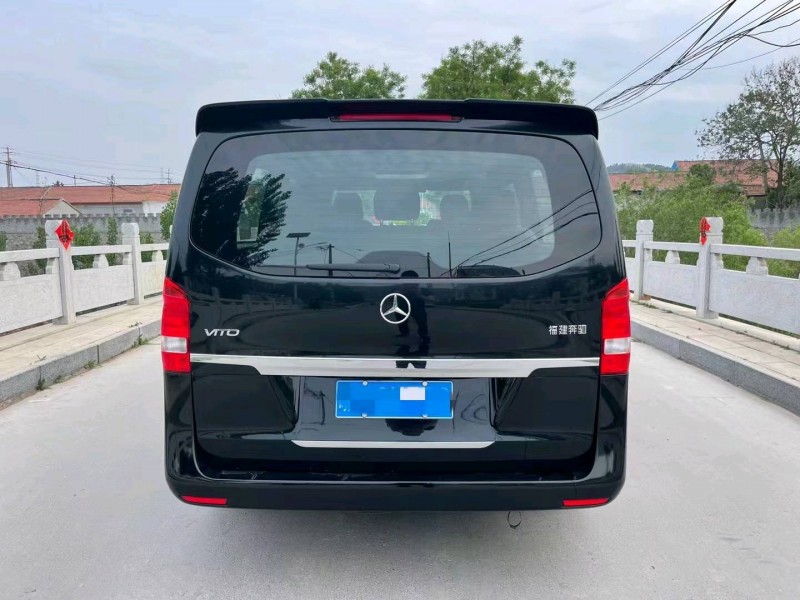 淄博17年奔驰威霆9