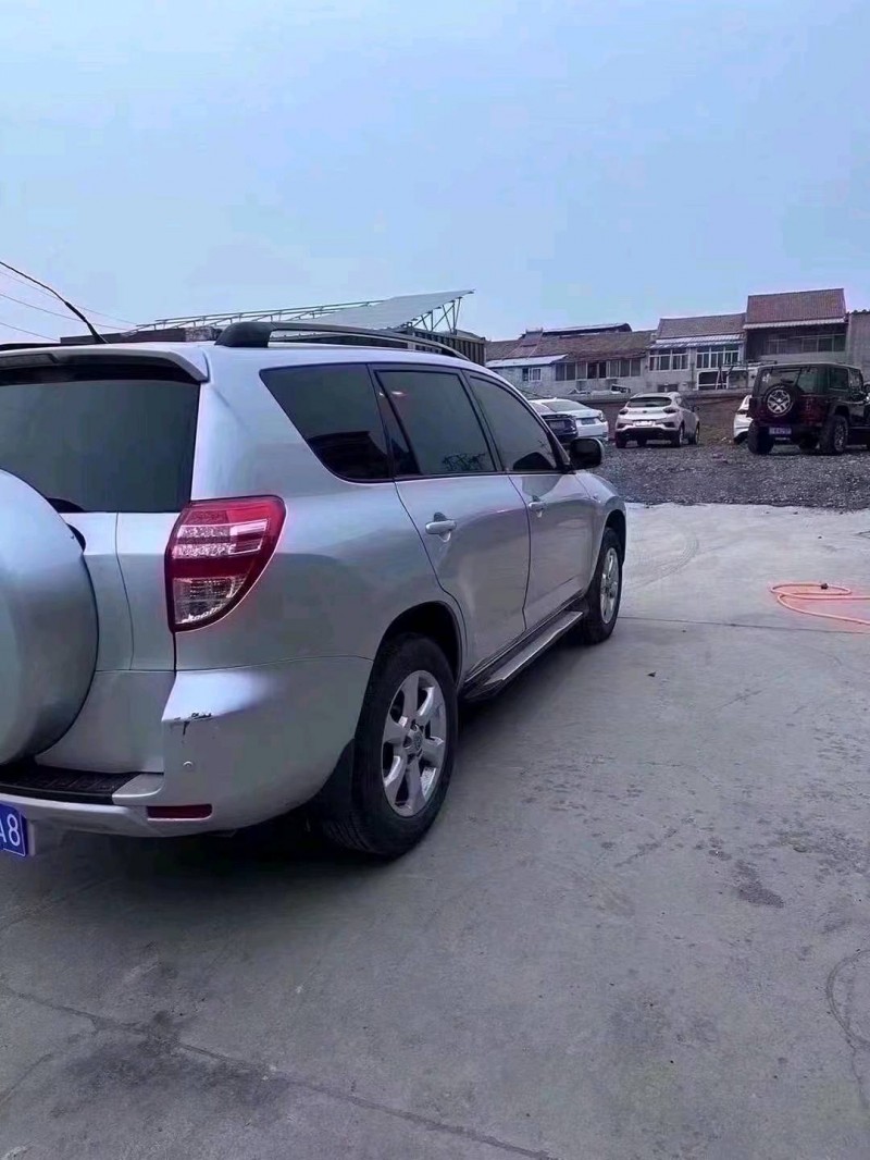 枣庄11年丰田RAV43