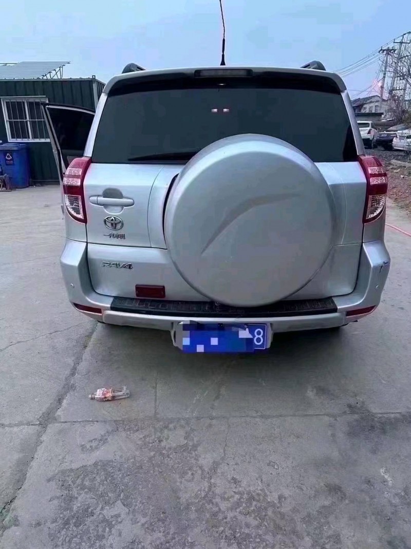 枣庄11年丰田RAV44