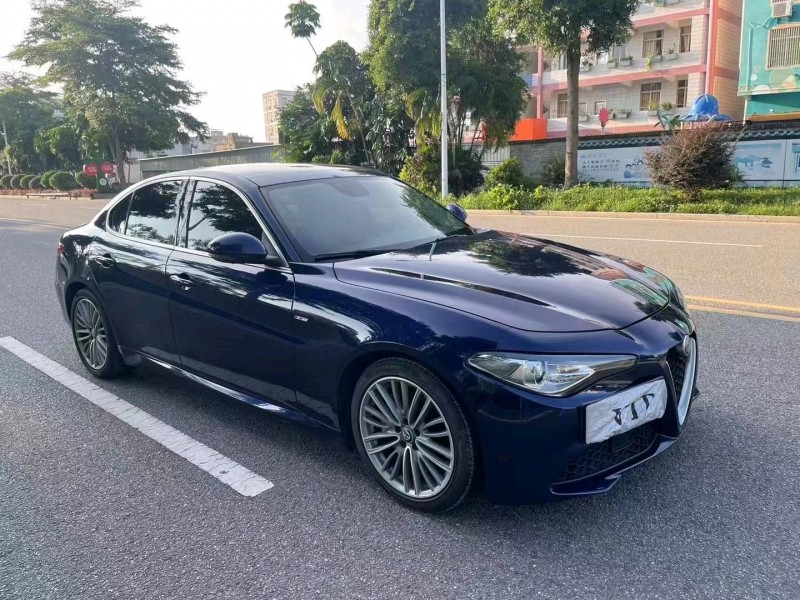 珠海19年阿尔法·罗密欧Giulia9