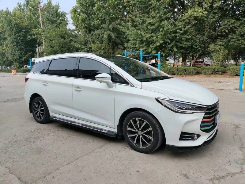 枣庄18年比亚迪宋MAX2