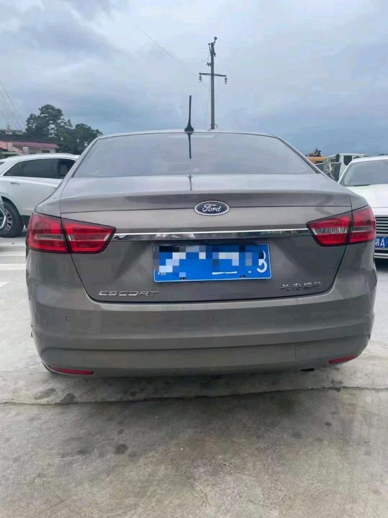 衡阳17年福特福睿斯5