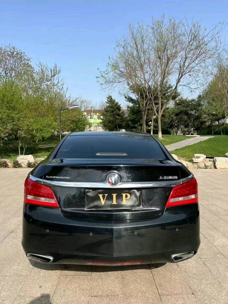 邢台15年别克君越9