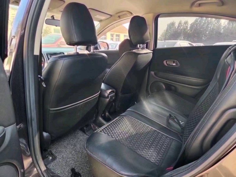 济南16年本田缤智8