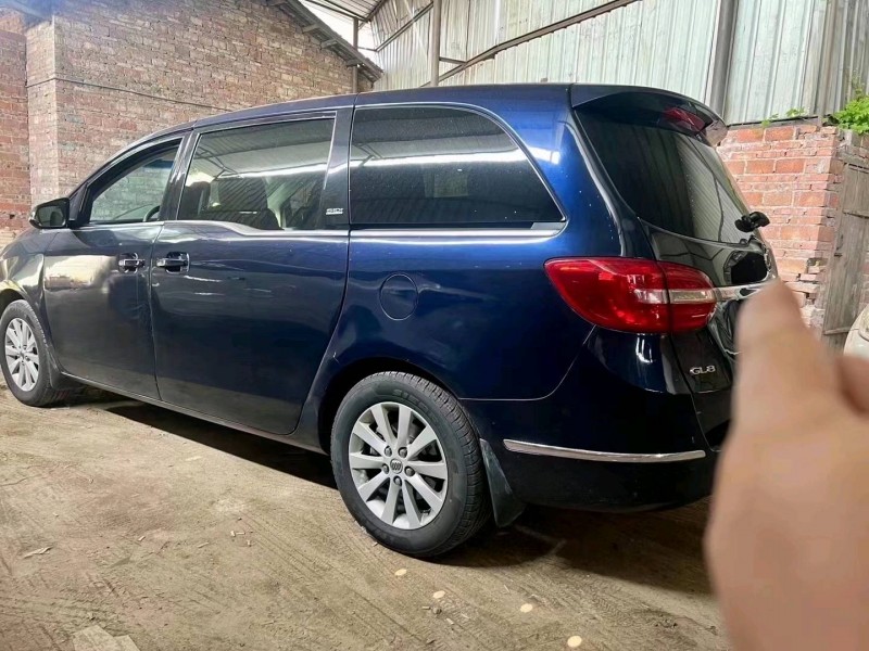 重庆16年别克GL82