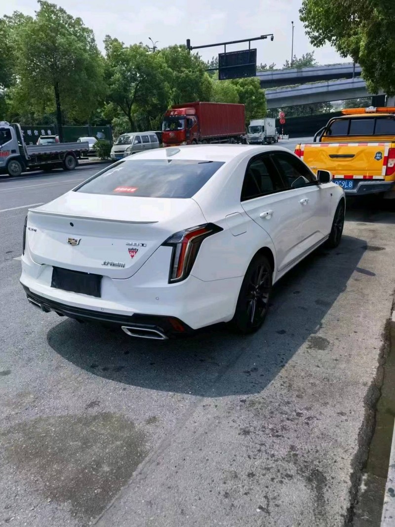 嘉兴20年凯迪拉克CT44