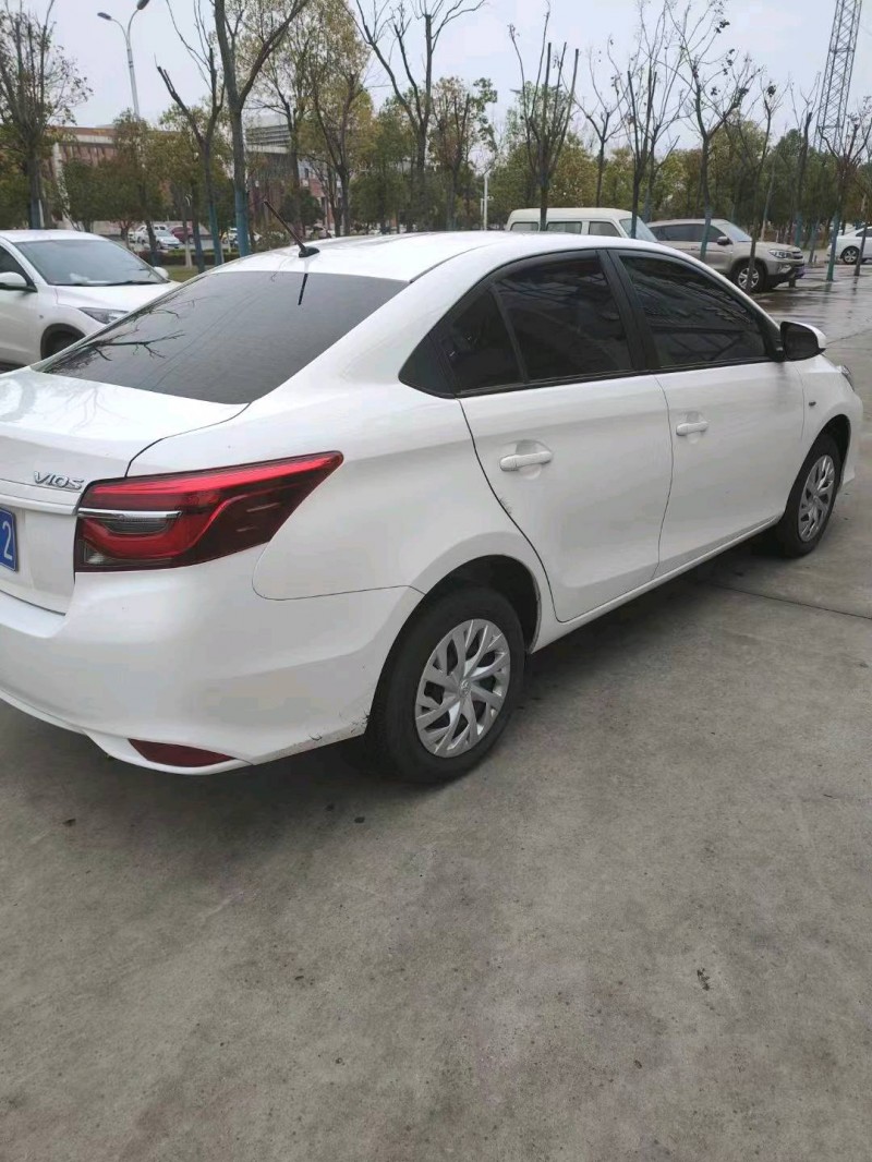 宜昌21年丰田威驰2