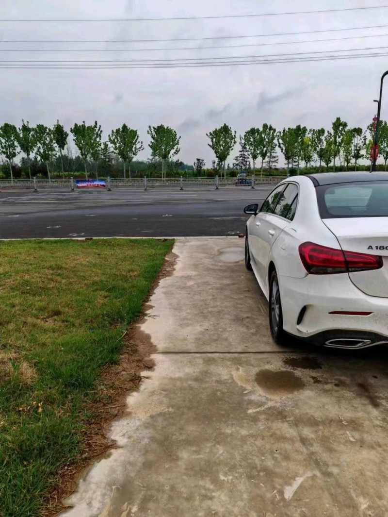 聊城23年奔驰A8