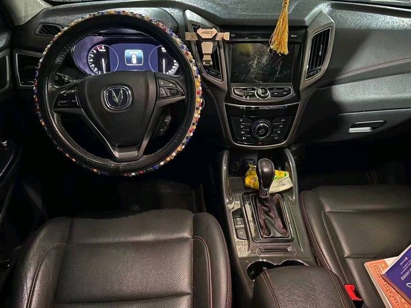 重庆18年长安汽车CS752