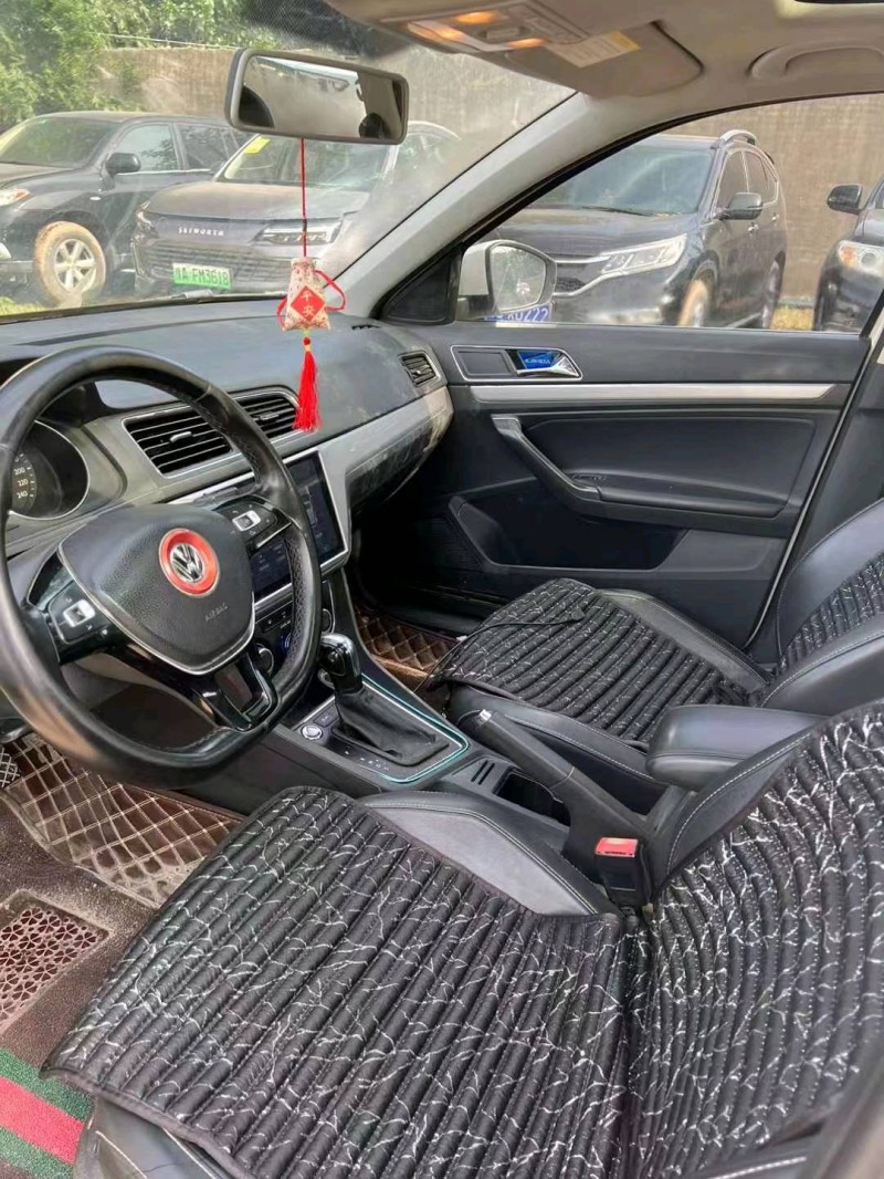 安阳17年大众朗逸6