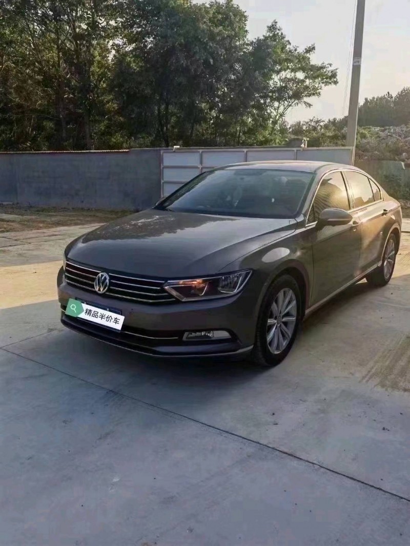 济南17年大众迈腾2