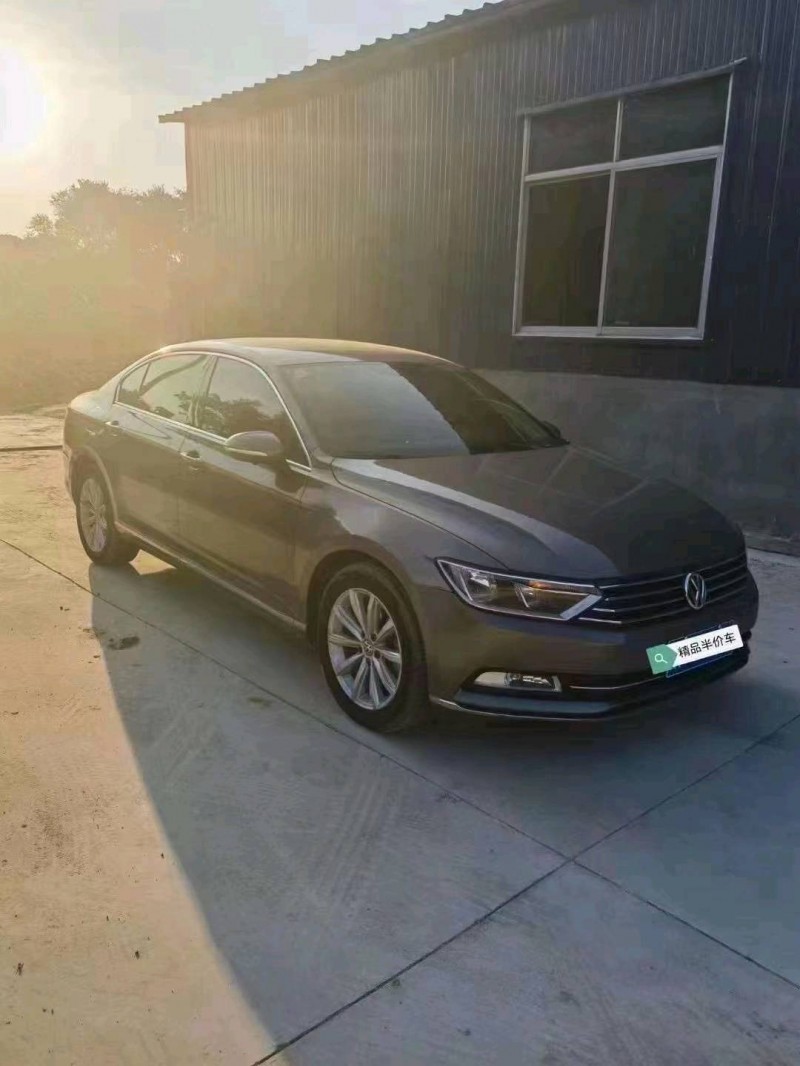 济南17年大众迈腾3