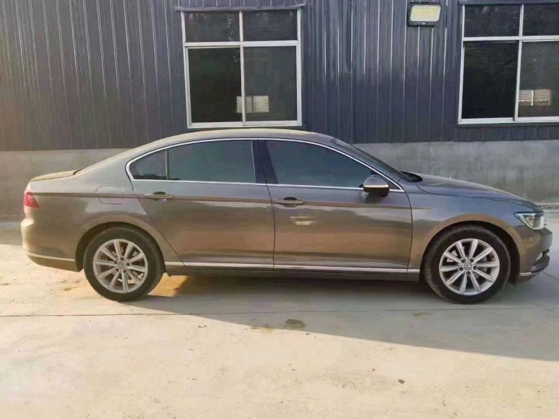 济南17年大众迈腾4