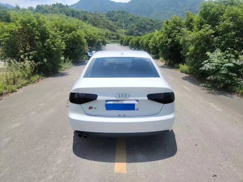 嘉兴15年奥迪A4L3