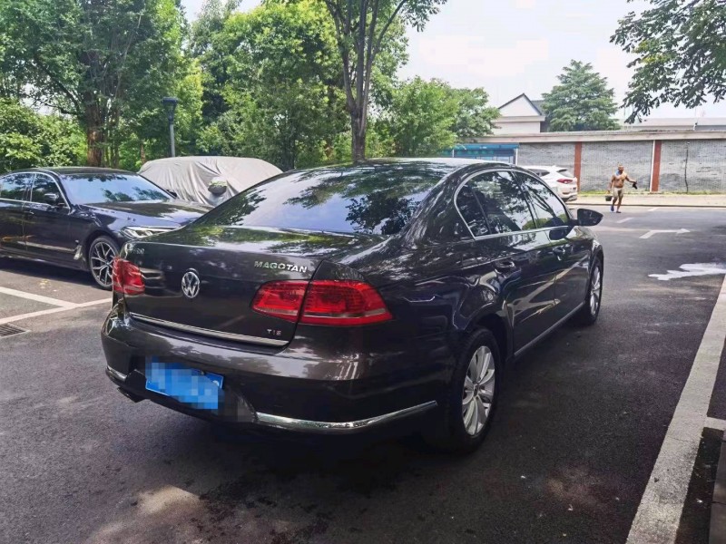 济南15年大众迈腾8