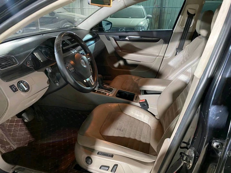 济南14年大众迈腾4