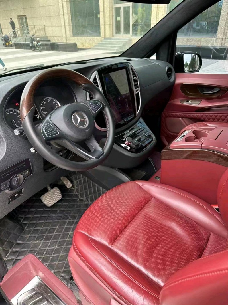 邢台17年奔驰威霆9