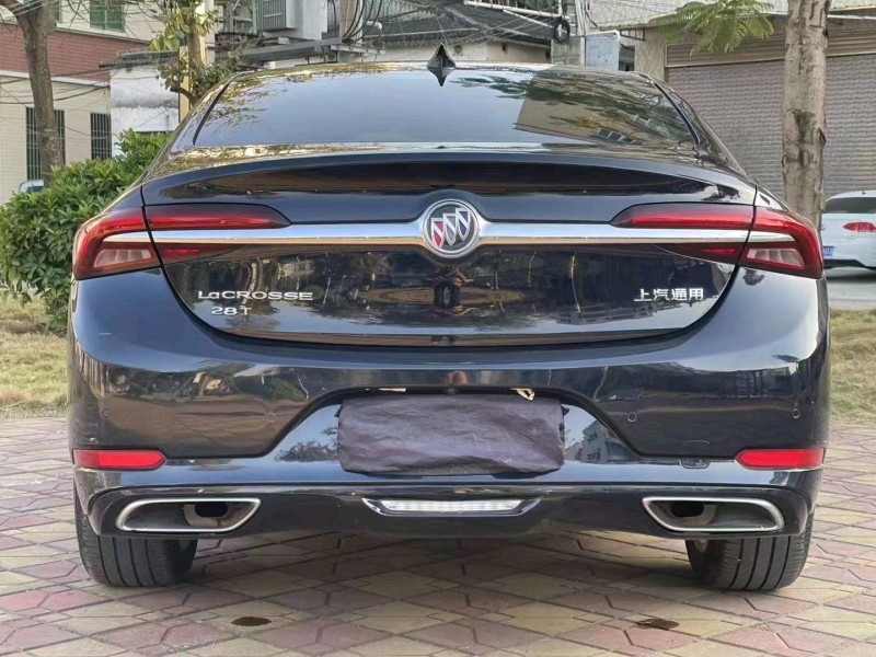 珠海20年别克君越4