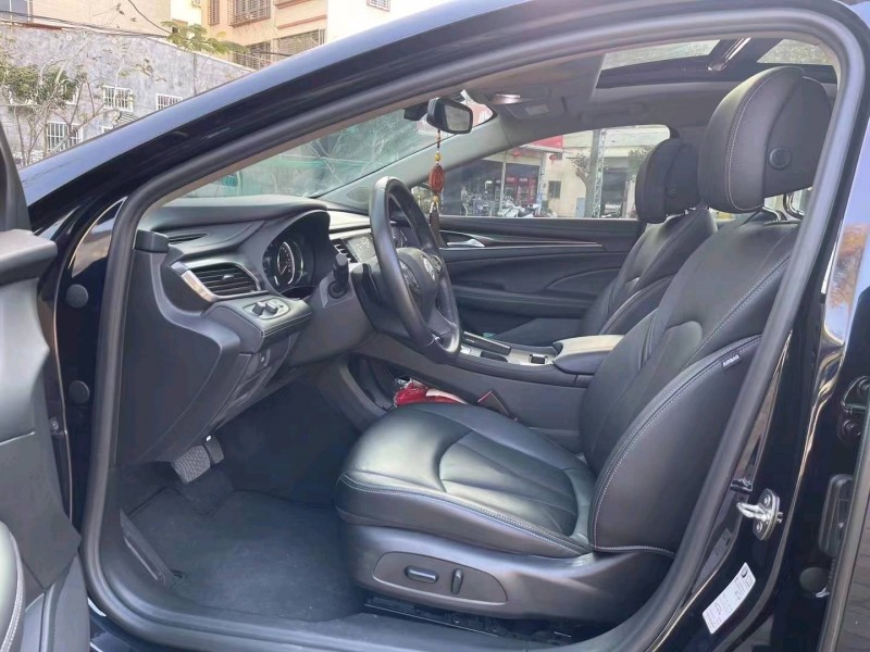 珠海20年别克君越7