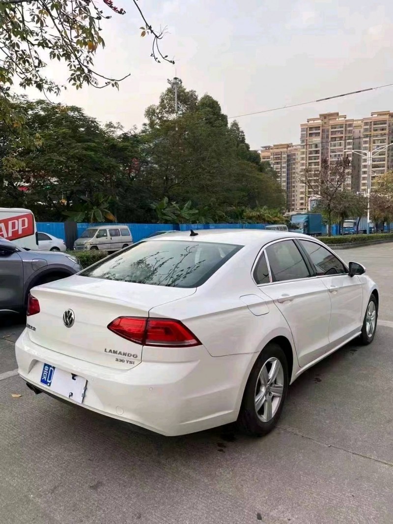 深圳17年大众凌渡8