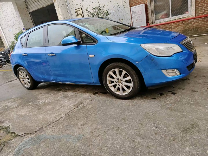 广州13年别克英朗2