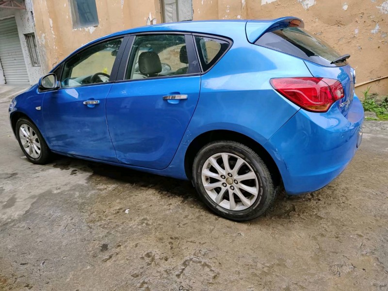 广州13年别克英朗7