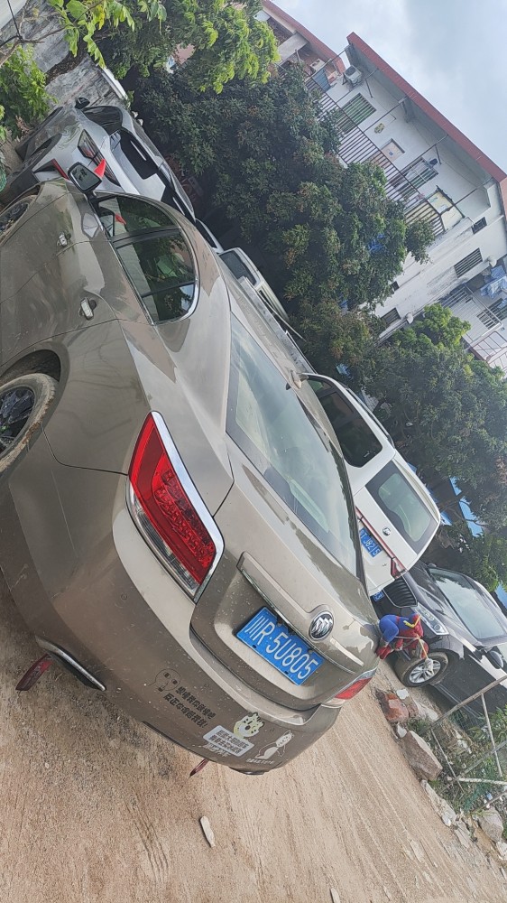 中山13年别克君越3