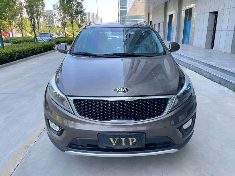 济宁17年起亚智跑1