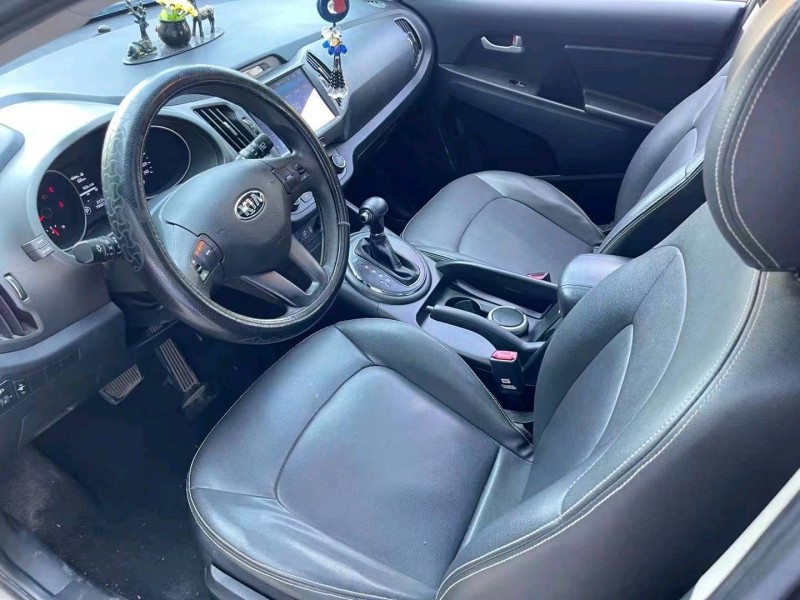 济宁17年起亚智跑6