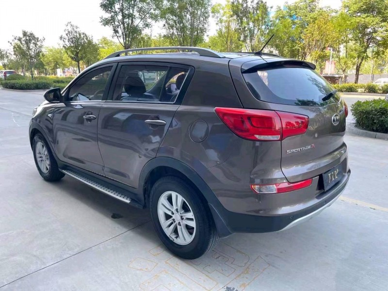 济宁17年起亚智跑7