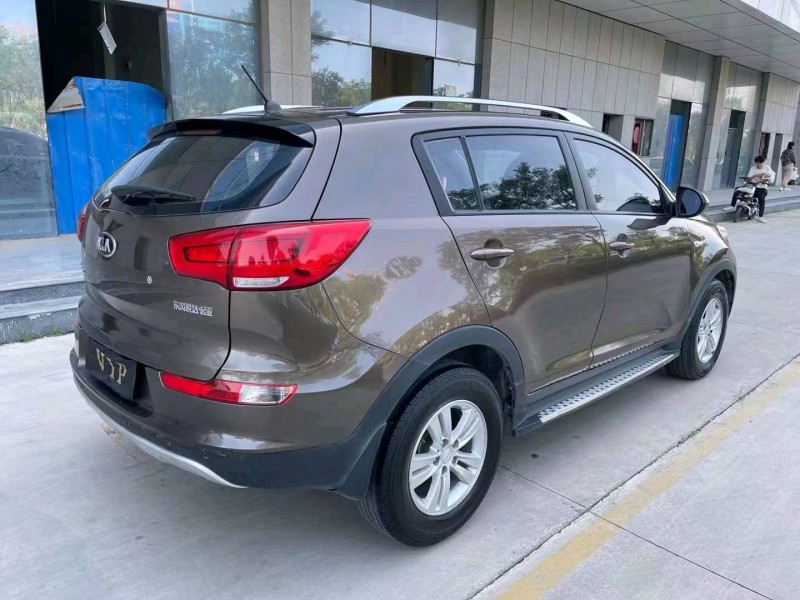 济宁17年起亚智跑8