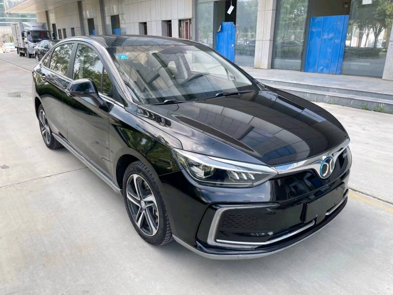 济宁19年北汽新能源EU系列2