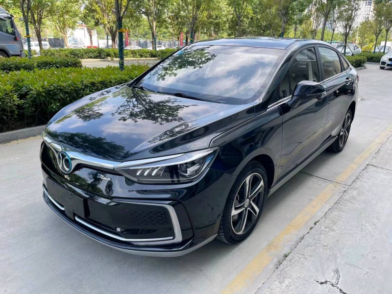 济宁19年北汽新能源EU系列3