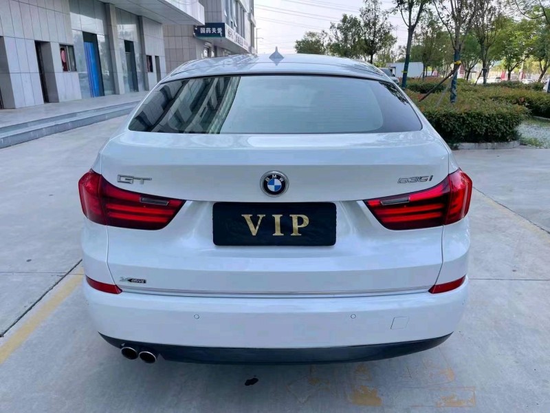 济宁16年宝马5系8