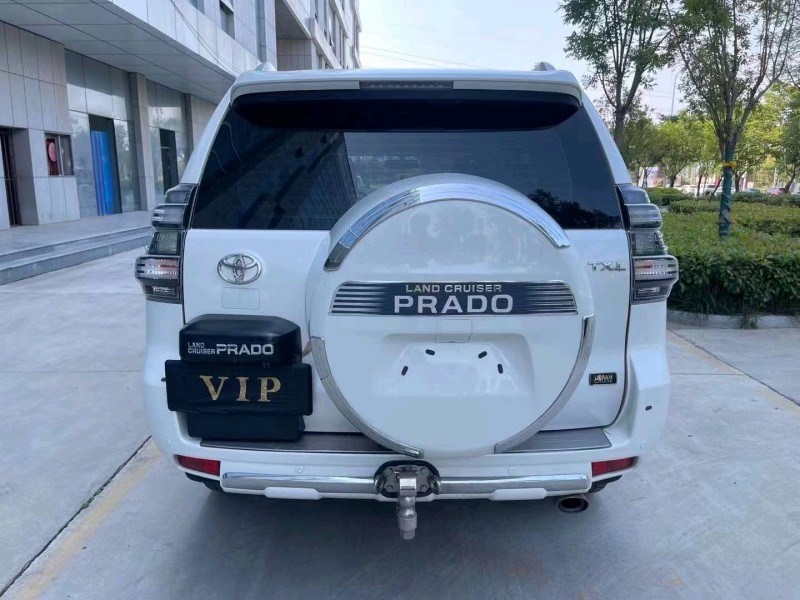 济宁18年丰田普拉多9