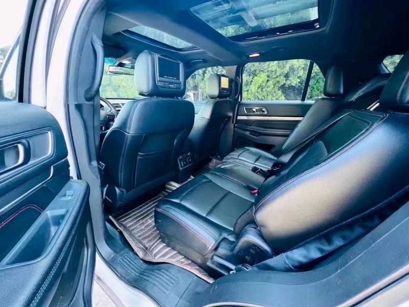 东营16年福特探险者4