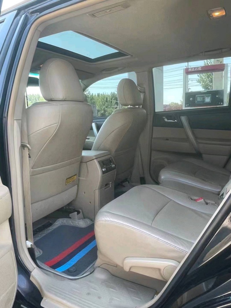 保定13年丰田汉兰达3