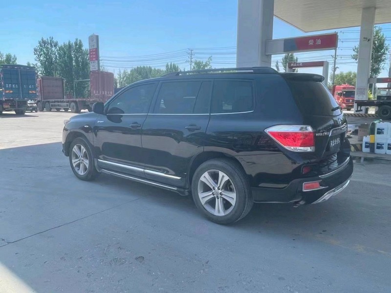 保定13年丰田汉兰达4