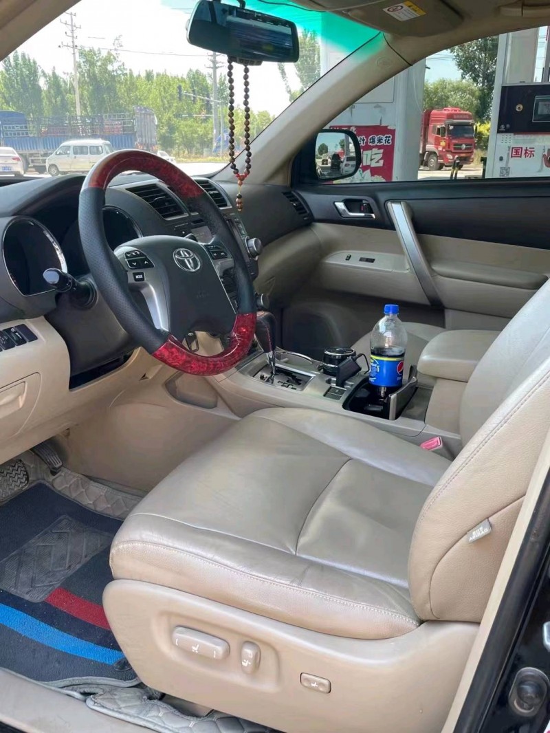 保定13年丰田汉兰达8