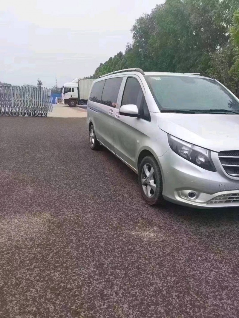 枣庄17年奔驰威霆3