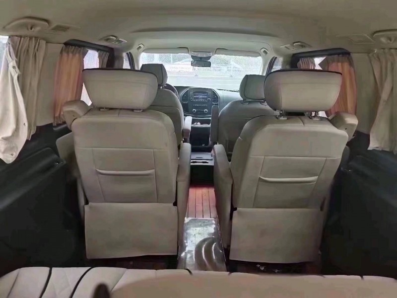 枣庄17年奔驰威霆8