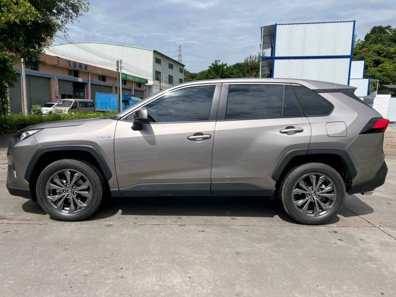 中山23年丰田RAV43