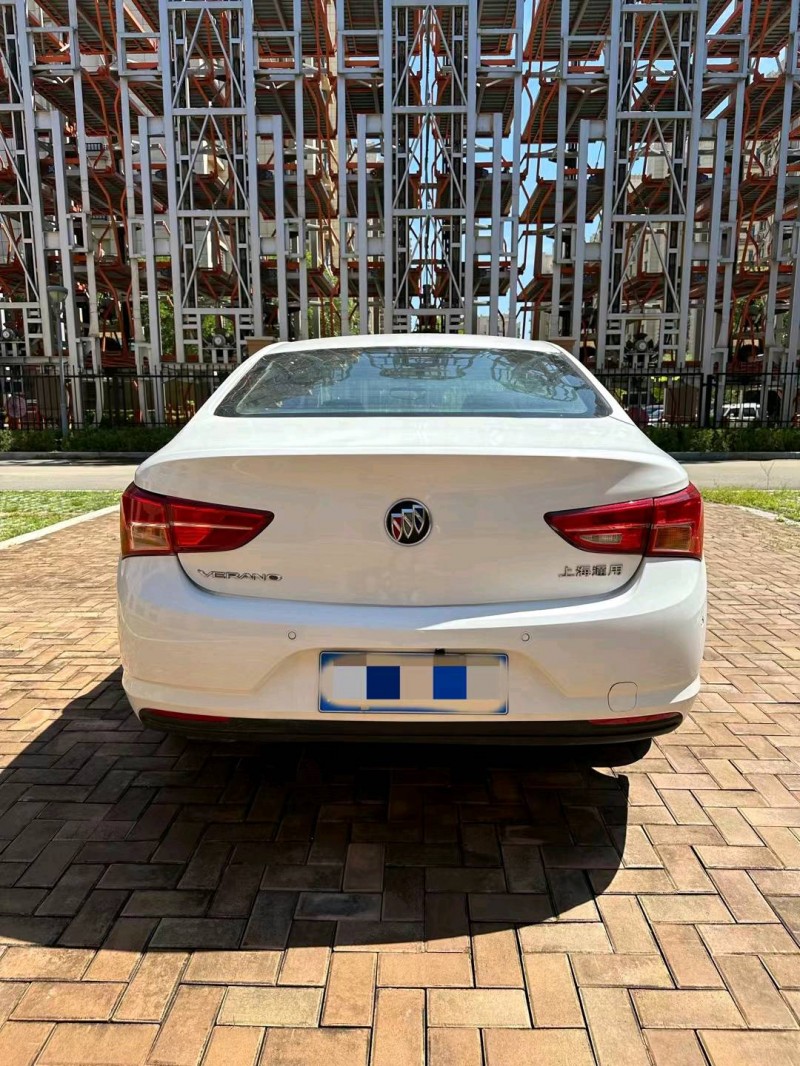 邢台17年别克威朗3