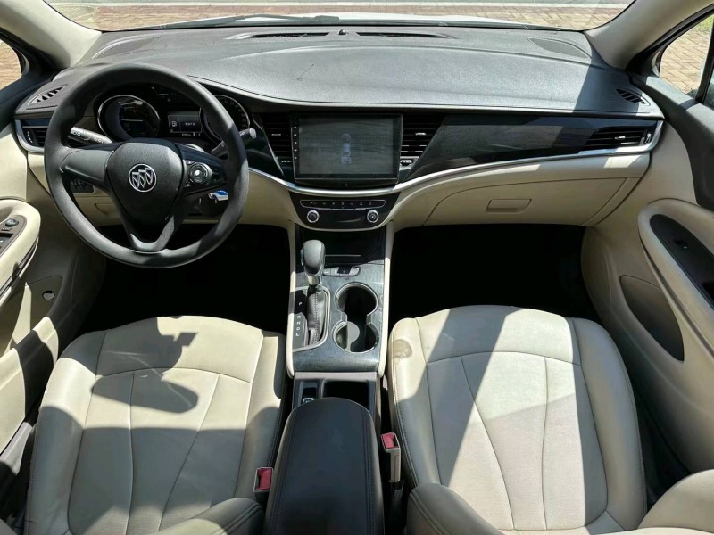 邢台17年别克威朗8