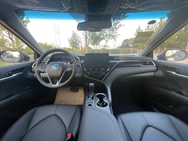 济南23年丰田凯美瑞8